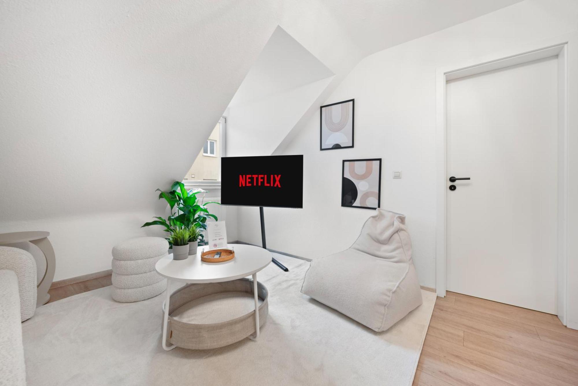 Malu Rooms - Im Stadtzentrum, Smarttv, Netflix, 24H Checkin Ludwigsburg Exterior photo