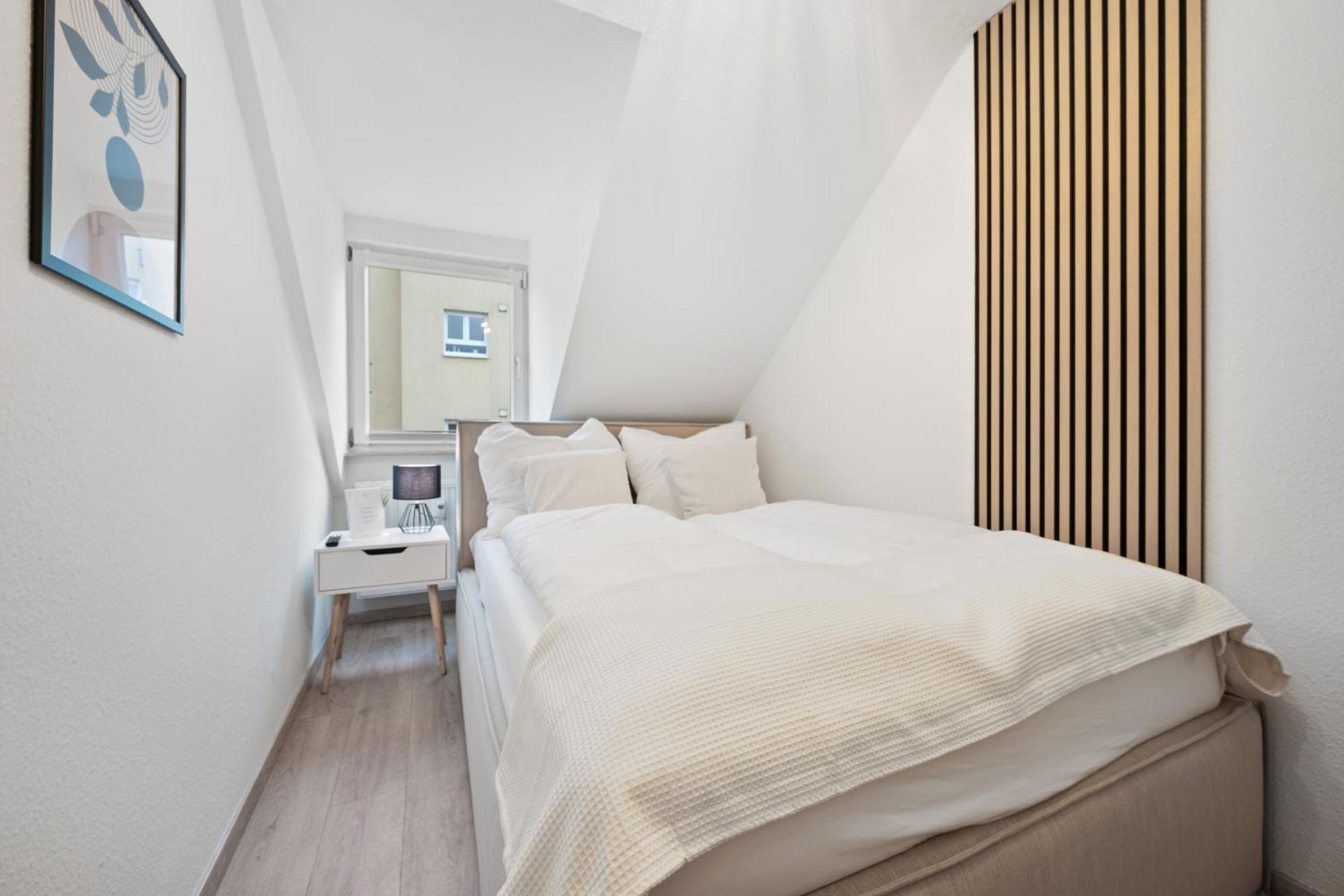 Malu Rooms - Im Stadtzentrum, Smarttv, Netflix, 24H Checkin Ludwigsburg Exterior photo