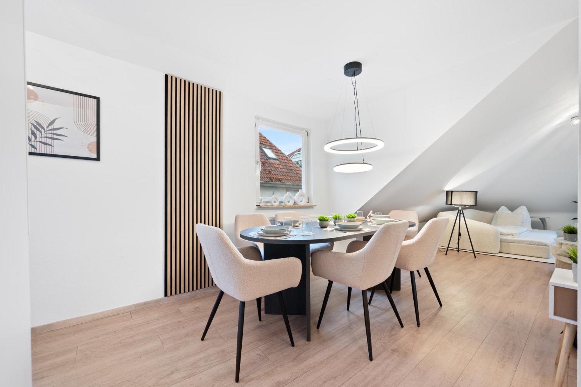 Malu Rooms - Im Stadtzentrum, Smarttv, Netflix, 24H Checkin Ludwigsburg Exterior photo