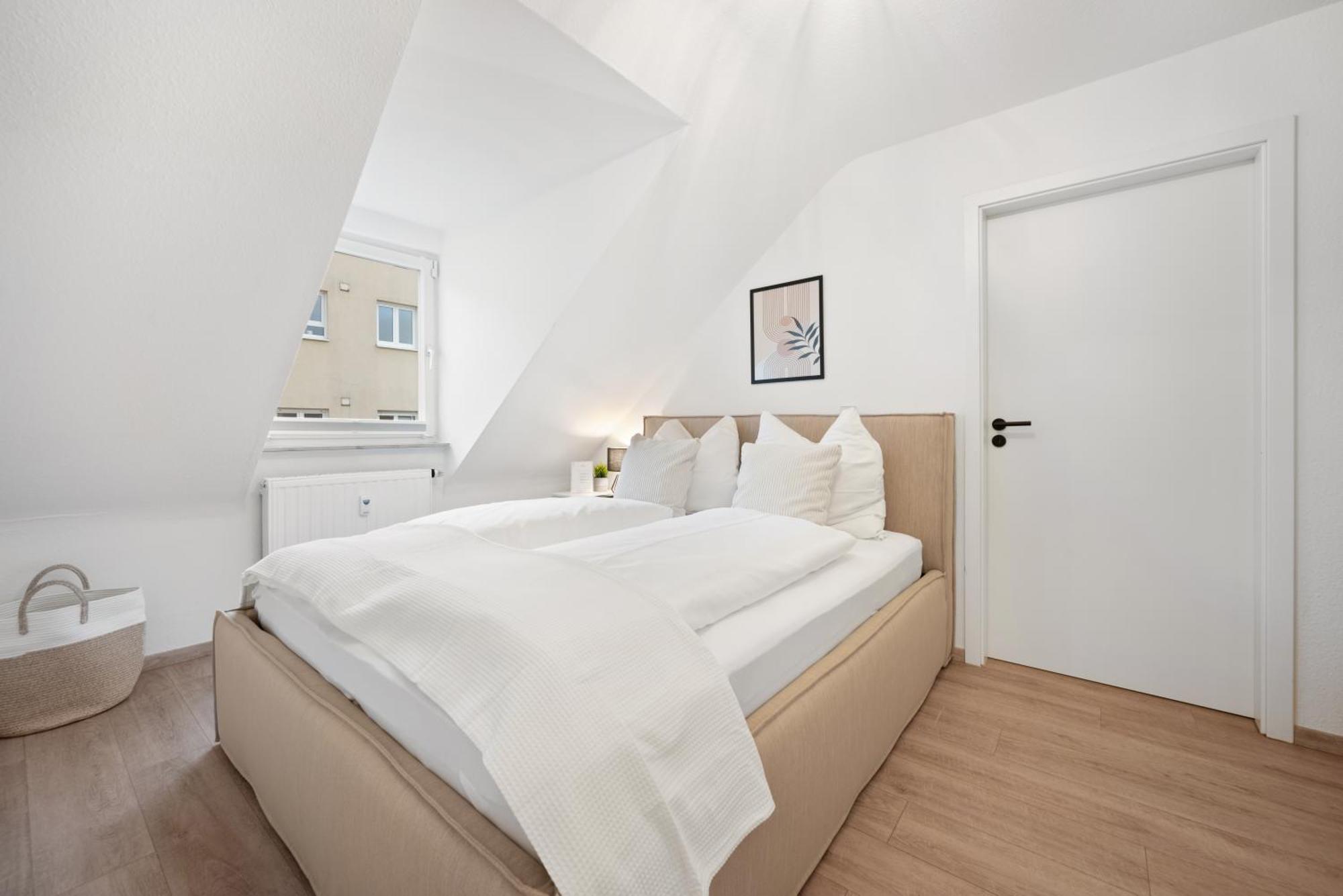 Malu Rooms - Im Stadtzentrum, Smarttv, Netflix, 24H Checkin Ludwigsburg Exterior photo