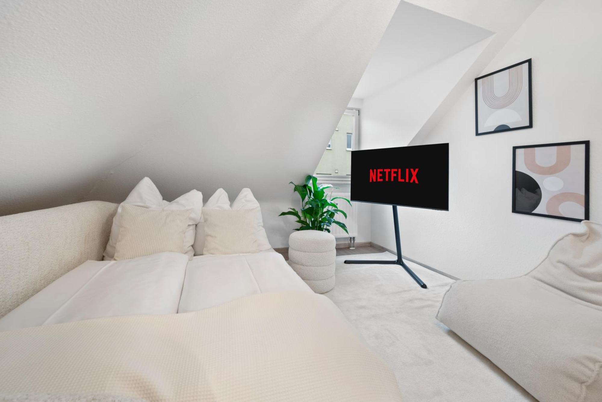 Malu Rooms - Im Stadtzentrum, Smarttv, Netflix, 24H Checkin Ludwigsburg Exterior photo